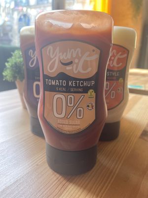 vegan sauce, no gluten and low calories! lot of choice: ketchup, BBQ, Teriyaki, ... at Le Boune in Bordeaux