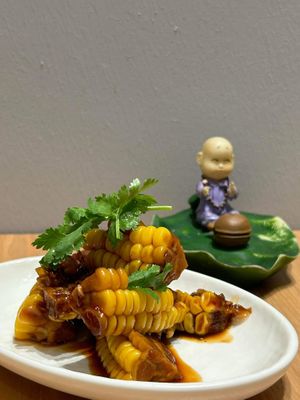 Charred corn. Photo by Henry Lau aka Mr Purple at Ascend Vegetarian 蔬升 in Central Singapore