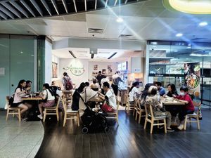 Full house at Ascend Vegetarian 蔬升 in Central Singapore