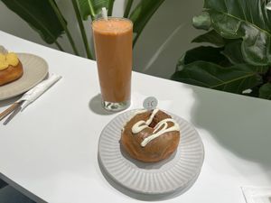 Thai tea and coffee flavored donut   at Plant Light Vegan - 植光圈 in Taichung