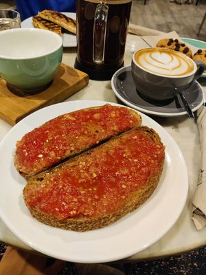Tomato toast at Pionero Coffee Roasters in Oviedo