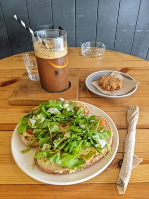 vegan breakfast at Pionero Coffee Roasters in Oviedo