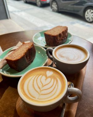 Perfect coffee with oat milk and great vegan banana bread in Pionero Coffee Roasters at Pionero Coffee Roasters in Oviedo