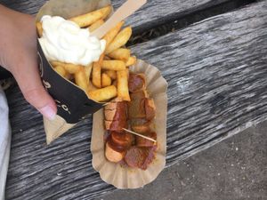 Vegane Mayo und scharfe Currysoße (7€) at Curry Co in Leipzig