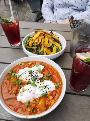 Shakshuka with vegan egg and lentil salad at Chipps in Berlin