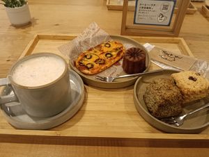  at Shark Coffee in Tokyo