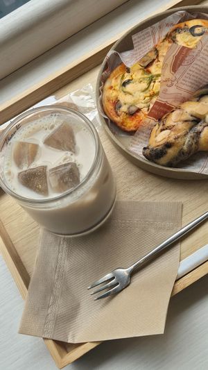  at Shark Coffee in Tokyo