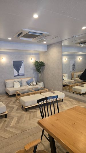  at Shark Coffee in Tokyo