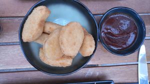 "Chikn Nuggets" mit BBQ-Sauce at VielSinn in Wismar
