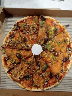 Vegan Italian pizza at Pizza Infinity in Broadview