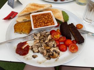 Vegan breakfast at Makai Cafe in Orihuela