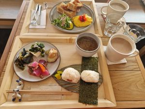 Vegan rice ball set option and vegetarian omelet with toast plus café and Chai with soy milk👌 at Cafe Pirica - 喫茶 Pirica (ピリカ) in Beppu