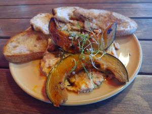 Abóbora assada com hummus at Café 18 do Forte in Rio De Janeiro