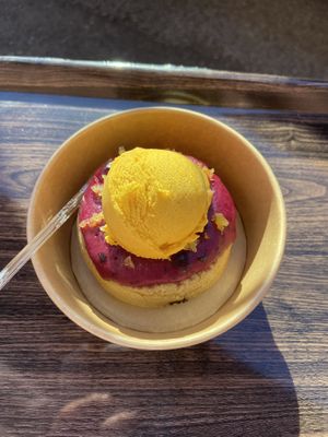 Blueberry and lemon doughnut topped with pumpkin cinnamon ice cream   at Nukafuku ヌカフク in Hakone