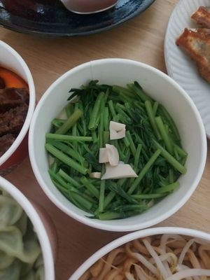 Steamed greens at FJ Veggie 芳珍蔬食 in Kaohsiung