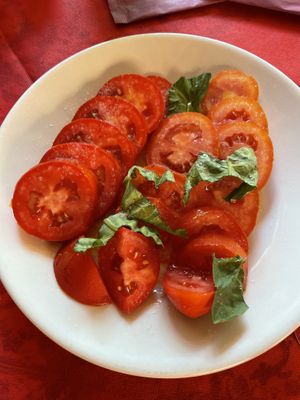 Tomato salad   at Cantina Miseria E Nobilta in Amalfi