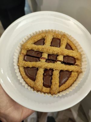 Crostatina alla cioccolata (l'ho fatta dividere in due) at Cristallo Cafe in Pisa