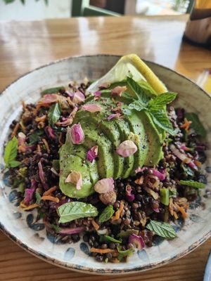 Morrocan lentil salad at To Tzitziki Sto Almiriki in Crete