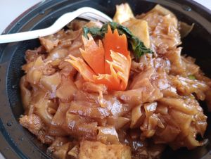 Pad see ew at Green Elephants Thai Vegan in Watkins Glen