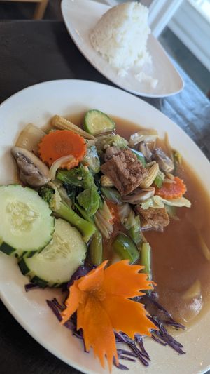 Stir fried veggies in ginger sauce at Green Elephants Thai Vegan in Watkins Glen
