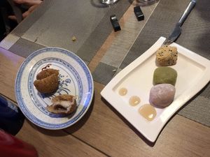 Mochi e palline di sesamo   at Long Jin in Novara