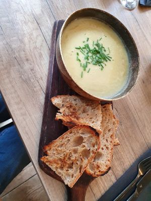 bloemkool prei soep  at Greens&Beans  in Bruges