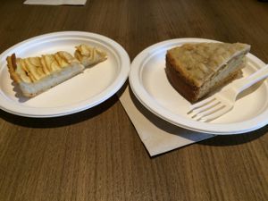 Apple cake and Almond cake at Radicetonda - Via Spallanzani in Milan