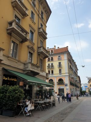 Exterior at Radicetonda - Via Spallanzani in Milan