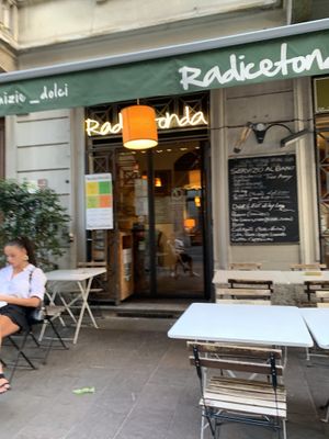 Outside at Radicetonda - Via Spallanzani in Milan