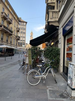 Outside at Radicetonda - Via Spallanzani in Milan