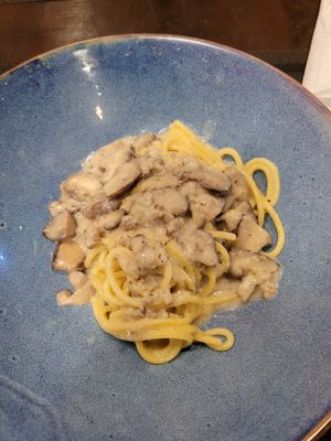 spaghetti with creamy sauce and shitake mushrooms at Pasta Story in Chiang Mai