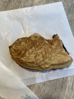 Red bean taiyaki  at Taiyaki Namihei たい焼きなみへい in Kamakura