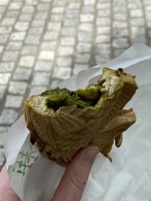 Matcha flavoured taiyaki  at Taiyaki Namihei たい焼きなみへい in Kamakura