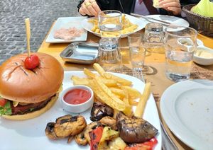 Vegan Burger at Staphylos in Volos