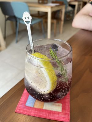 lovely drink  at MEU TEMPO in Porto