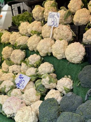 Cauliflower   at Pazartesi Pazarı Oba in Antalya