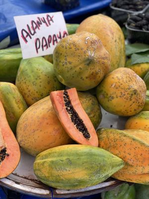 Papaya   at Pazartesi Pazarı Oba in Antalya