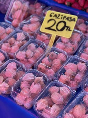 Lychees (locally grown)  at Pazartesi Pazarı Oba in Antalya