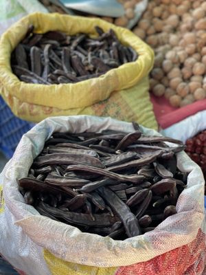 Carob   at Pazartesi Pazarı Oba in Antalya