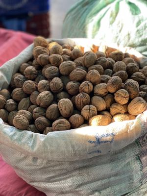 Whole walnuts   at Pazartesi Pazarı Oba in Antalya