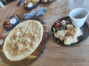Garlic bread🧄 and satay tofu bites at The Sand Dancer in South Shields