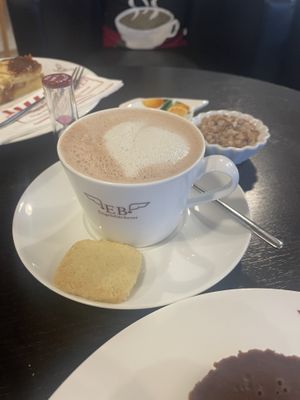 Vegane heiße Milchschokolade  at Engelsbäckerei in Bramstedt