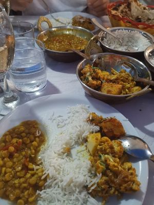 Alo Gobhi und Naan sehr lecker at Jot Indian Restaurant in Crete