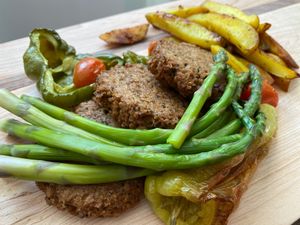 Belle Mine ! - Vegan steak with vegetables at Comptoir Alimentaire Végétalien FunnYummy in Sherbrooke