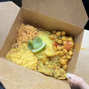 farmers market lunch box  at Blue Lotus Temple in Woodstock