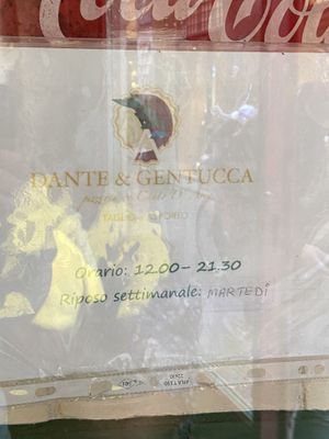 Opening hours  at Dante & Gentucca in Lucca