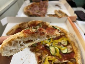 Pizza Vegetariana without cheese  at Dante & Gentucca in Lucca