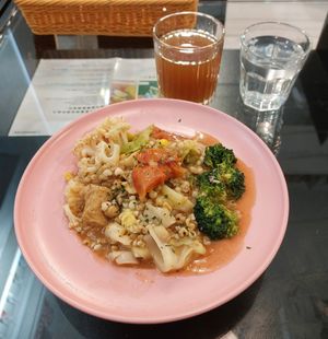 "Riceless rice" 無飯煮薏 (to replace rice by healthy grains, seeds and peas) + Water Kefir 水克菲爾 at Joys Cafe - 悅素 in Kowloon