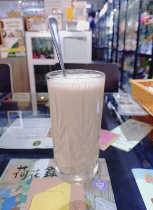Papaya & Banana Oat Milk 木瓜香蕉燕麥奶 at Joys Cafe - 悅素 in Kowloon