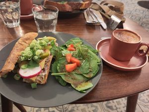 Vegan omelette and cappuccino with oat milk at Café Tamar in Madrid
